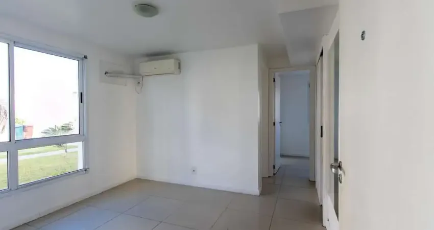 Apartamento térreo desocupado com 2 dormitórios i bairro hipica