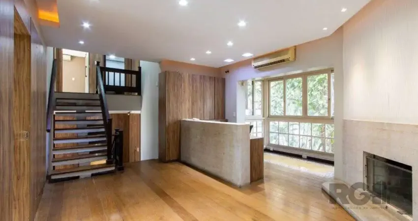 Excelente casa comercial com aproximadamente 300m² de área construída