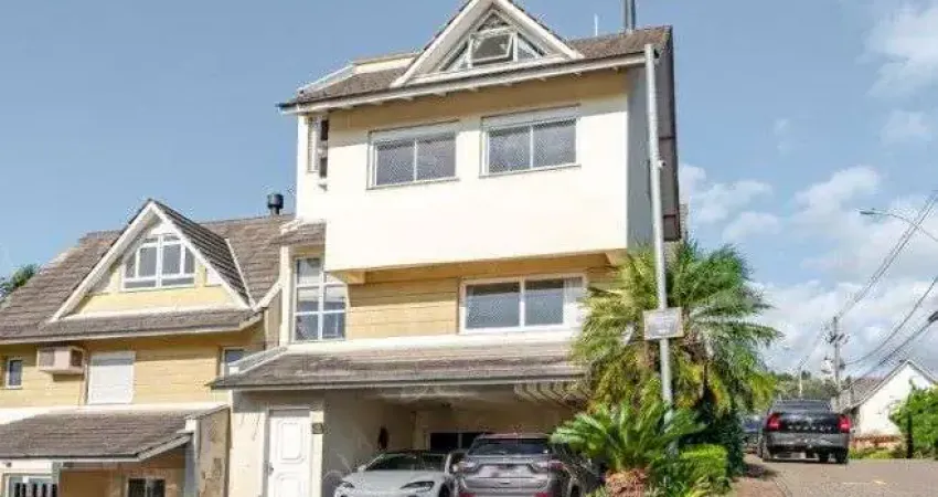 Casa em condomínio à venda com 4 dormitórios, 248m² e 4 vagas no bairro teresópo