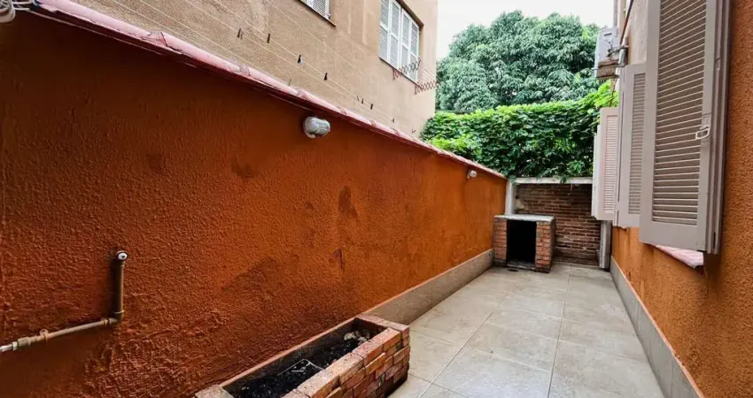 Apartamento 2 dormitórios com pátio no bairro navegantes, em porto alegre.