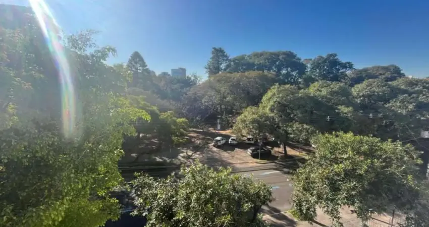 Apartamento semi mobilado de 2 dormitórios bairro moinhos de vento