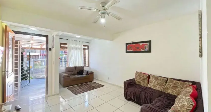 Casa de 2 dormitórios à venda Rua Heitor Kramer, Guarujá - Porto Alegre