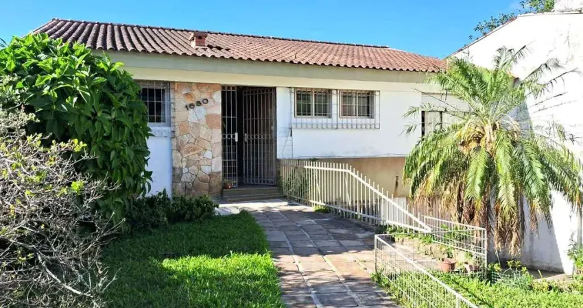 Casa com 3 quartos à venda na Rua Padre João Batista Reus, 1680, Vila Conceição, Porto Alegre
