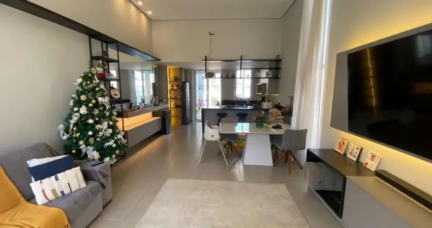 Casa com 03 quartos (01 suíte) e 01 vaga no Bairro Hípica em Porto Alegre