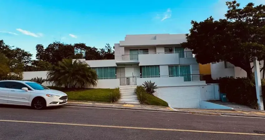 Casa Espetacular à Venda – Dois Lotes, Espaço Gourmet Completo, Piscina e Área Verde Privativa