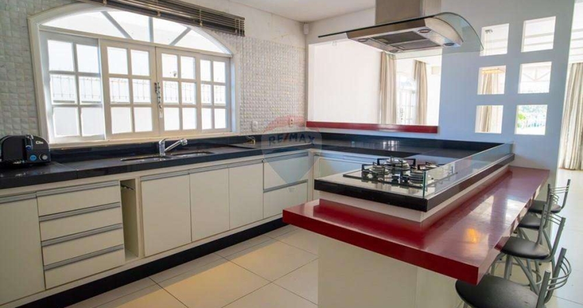 casa com 2 suites+1 quarto, área de festas e piscina