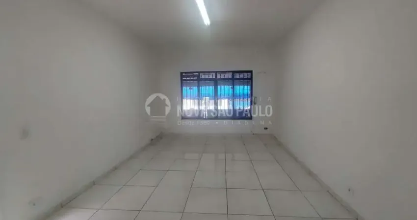 Casa com 3 quartos para alugar na Rua Encarnação Alcarde Maciel, 31, Centro, Diadema