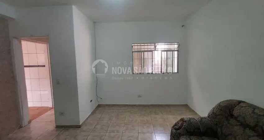 Casa com 2 quartos para alugar na Rua José Magnani, 27, Centro, Diadema