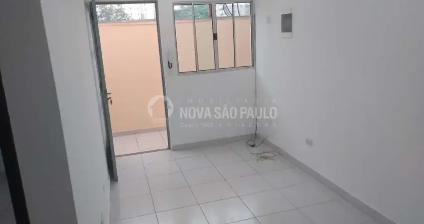 Casa em condomínio fechado com 2 quartos para alugar na Rua São Carlos, 88, Centro, Diadema
