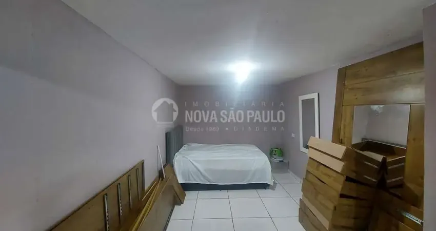Casa com 3 quartos para alugar na Rua José Saturnino Martins, 335, Campanário, Diadema