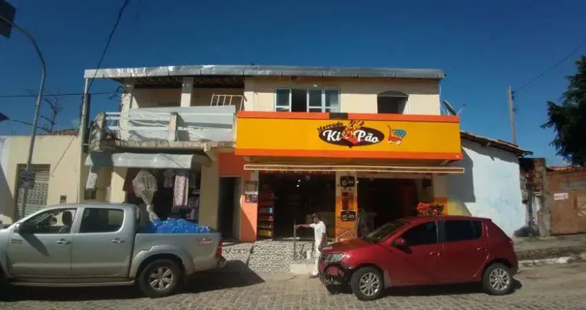 Ponto comercial/loja/box para venda tem 358 metros quadrados com 4 quartos