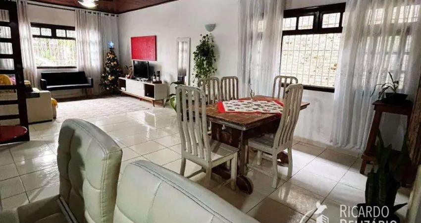 Casa para Venda em Itanhaém, Nova Itanhaém, 5 dormitórios, 3 suítes, 2 banheiros, 5 vagas