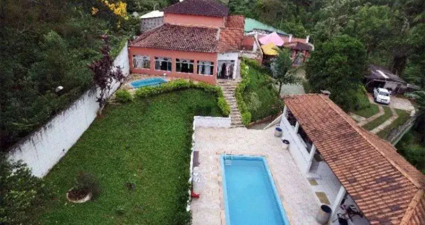 Casa com 5 quartos à venda na Estrada Ferreira Guedes, 899, Potuverá, Itapecerica da Serra