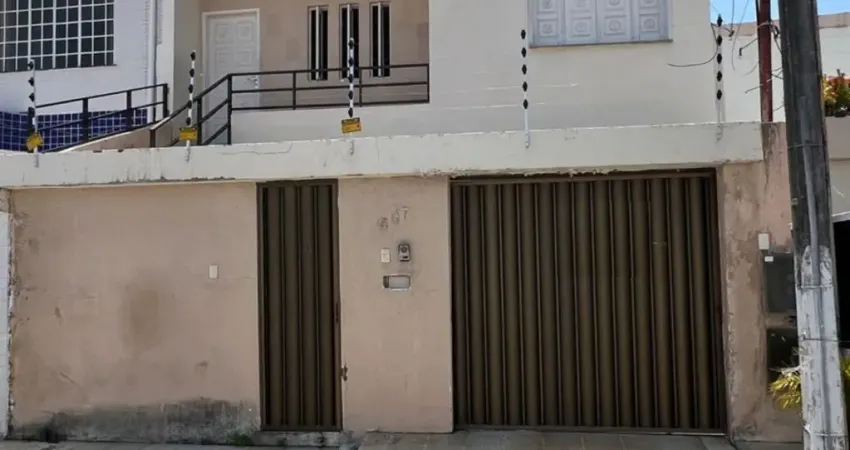 Casa na Treze de Julho