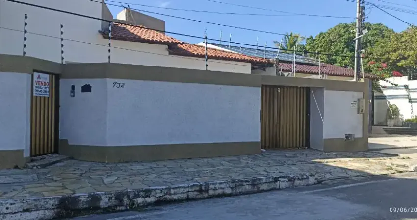 Casa com 4 quartos à venda na Rua Gervásio de Araújo Souza, 732, Coroa do Meio, Aracaju