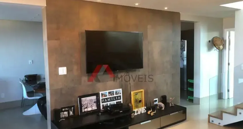 Linda casa, em Cabo Frio, para Venda ou Locação por temporada, 5 quartos, 4 suítes e 2 vagas de garagem.