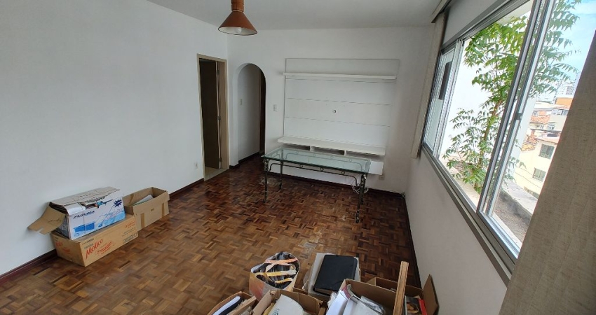 Apartamento à venda de 76m2 com 2 quartos e 1 dependência no Garcia