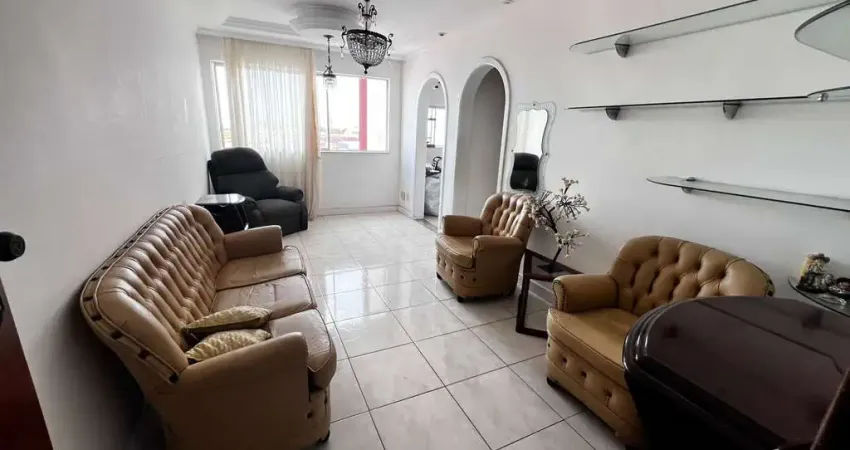 Apartamento à venda com 73 m2, prédio com elevador, são 2 quartos, com dependência de serviço compl