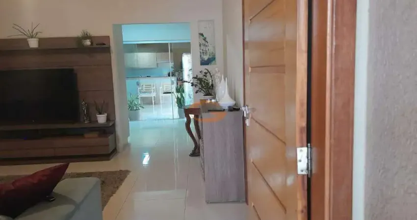 Uma casa toda planejada no Bairro Anchieta bem localizada .
