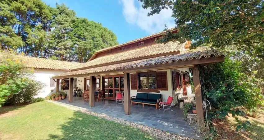 Casa para Venda em Carapicuíba, Chácara dos Lagos, 3 dormitórios, 3 suítes, 4 banheiros, 10 vagas