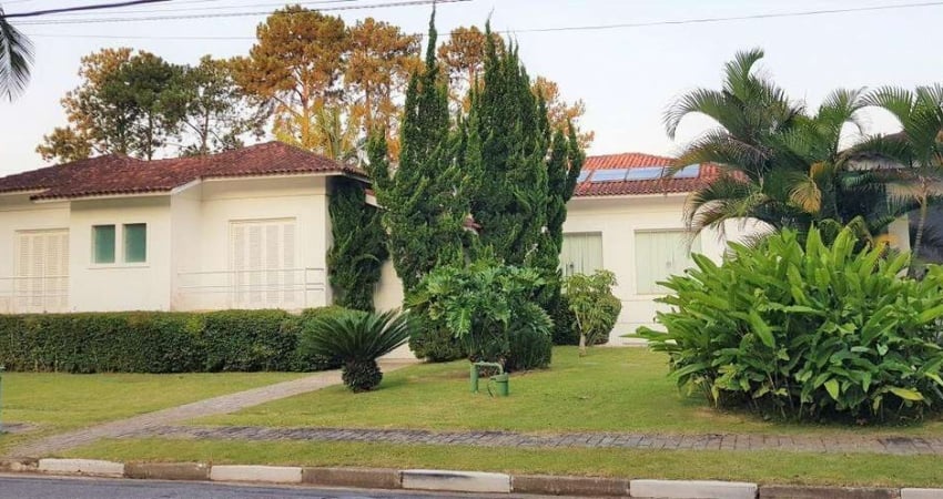 Casa para Venda em Cotia, Vila de São Fernando, 6 dormitórios, 4 suítes, 6 banheiros, 4 vagas