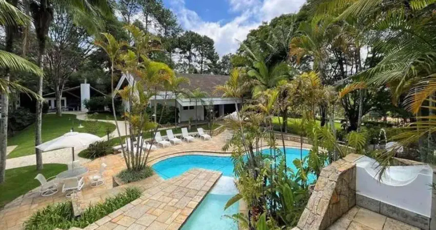 Casa à venda na Estrada Tupi Paulista, 90, Chácara Granja Velha, Cotia