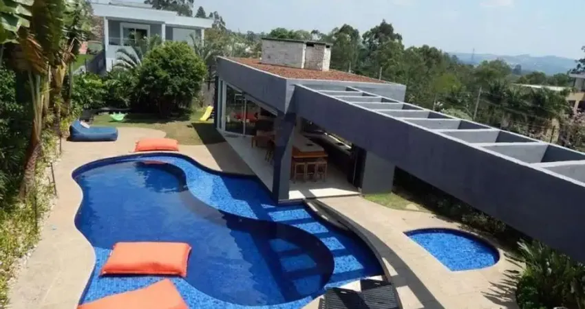 Casa à venda na Rua Dorival Caymmi, 32, Chácaras São Carlos, Cotia