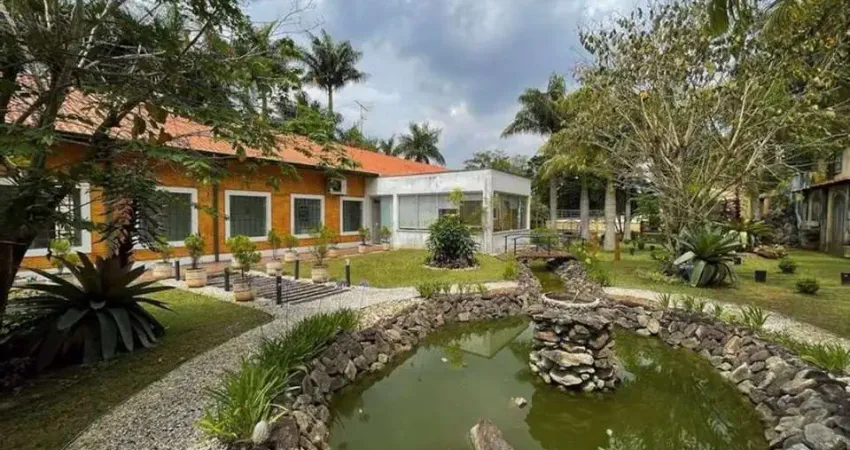 Casa à venda na Rua São João, 691, Vila Santo Antônio, Cotia