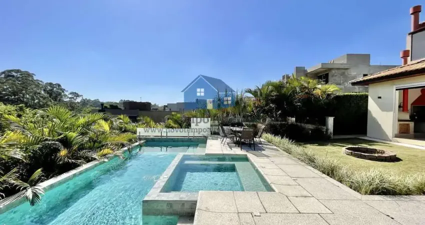 Mansão excepicional com piscina com borda infinita + lazer completo