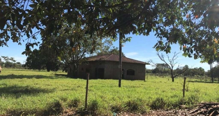 Casa à venda na Dois de Dezembro - de 2393/2394 ao fim, 3198, Chácaras TV, Araçatuba