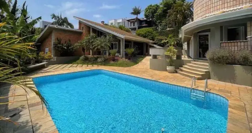 Casa à venda na Avenida Estácio de Sá, 786, São Paulo II, Cotia