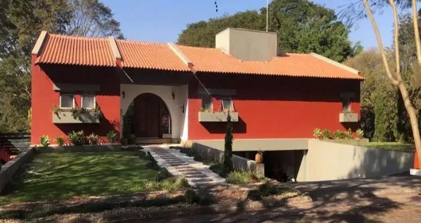 Casa à venda na Rua Nice, 25, Jardim Mediterrâneo, Cotia