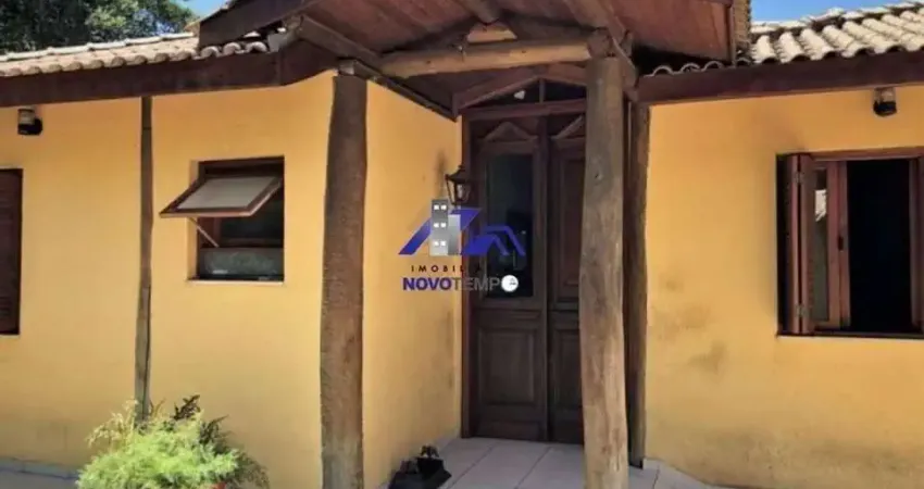 Casa à venda na Rua Carapicuíba, 172, Paisagem Renoir, Cotia