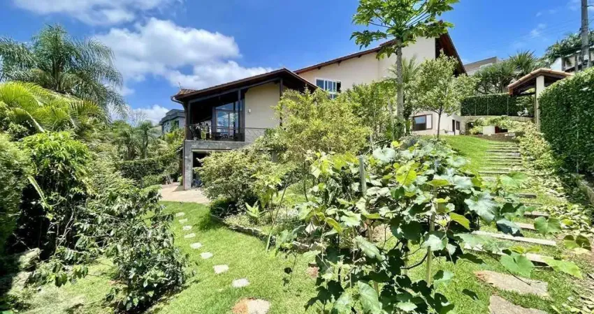Sobrado para Venda em Embu das Artes, Parque das Artes, 4 dormitórios, 2 suítes, 4 banheiros, 6 vagas