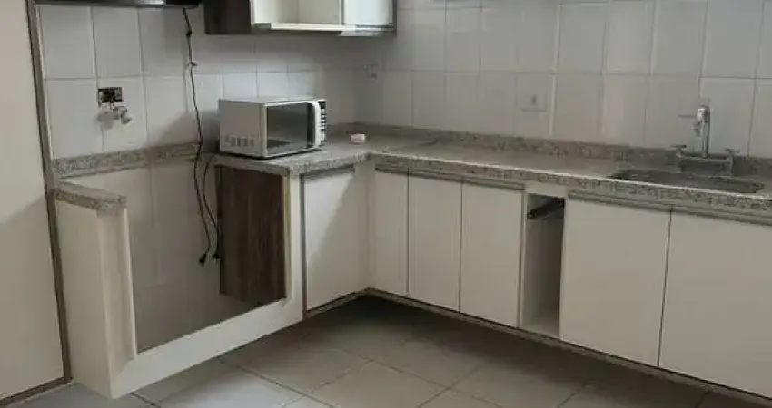 Casa em Condomínio para Locação em Santana de Parnaíba, Alphaville, 3 dormitórios, 1 suíte, 2 banheiros, 2 vagas