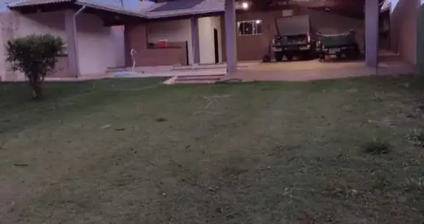 Rancho com piscina à beira rio no condomínio copacabana – araçatuba