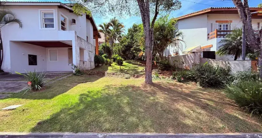 Terreno em Alphaville com 360 m² Próximo à Área Verde e Lazer Completo
