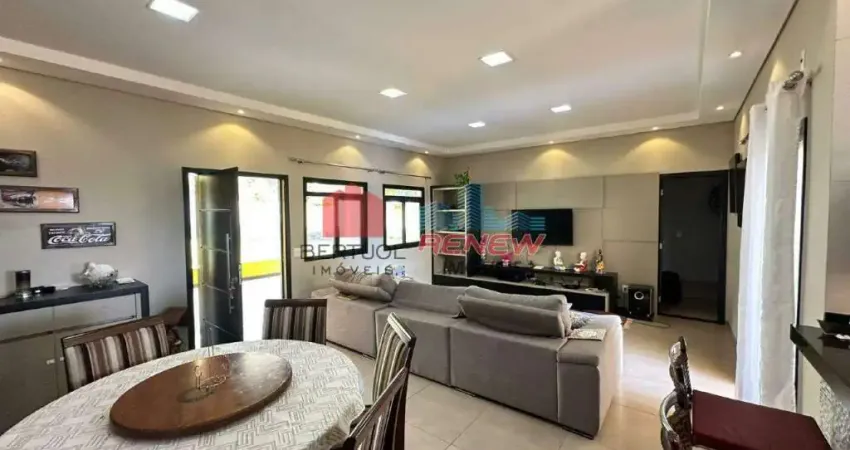 Casa à venda no Condomínio Clube de Campos Valinhos - SP