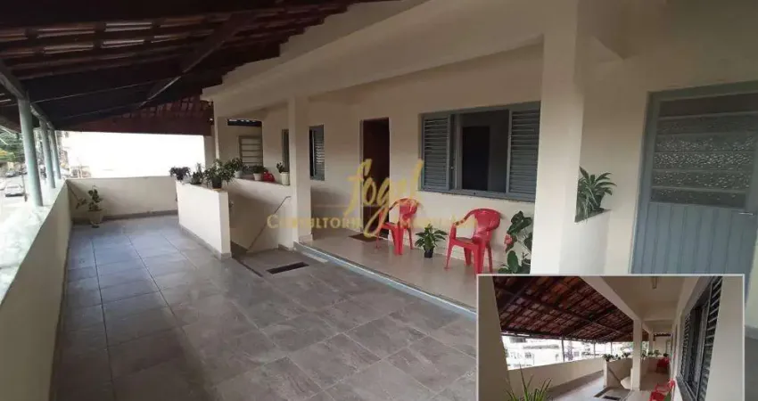 Benfica / Casa com Excelente Localização - Amplo Terreno com 3 Casas Reformadas - 6 Vagas
