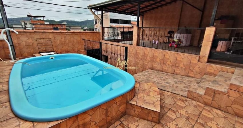 Jóquei I - Ampla Casa com 5/4 - Piscina - Amplo Terraço - Amplo Terreno c Árvores Frutíferas