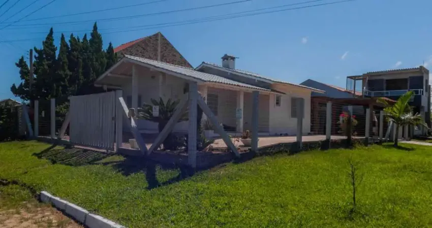 Casa para Venda em Imbé, Centro, 4 dormitórios, 3 banheiros, 2 vagas