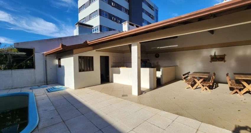 Casa para Venda em Tramandaí, Centro, 3 dormitórios, 1 suíte, 2 banheiros, 1 vaga