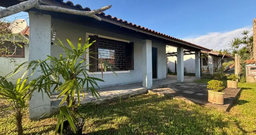 Casa para Venda em Imbé, Centro, 3 dormitórios, 1 suíte, 2 banheiros, 1 vaga