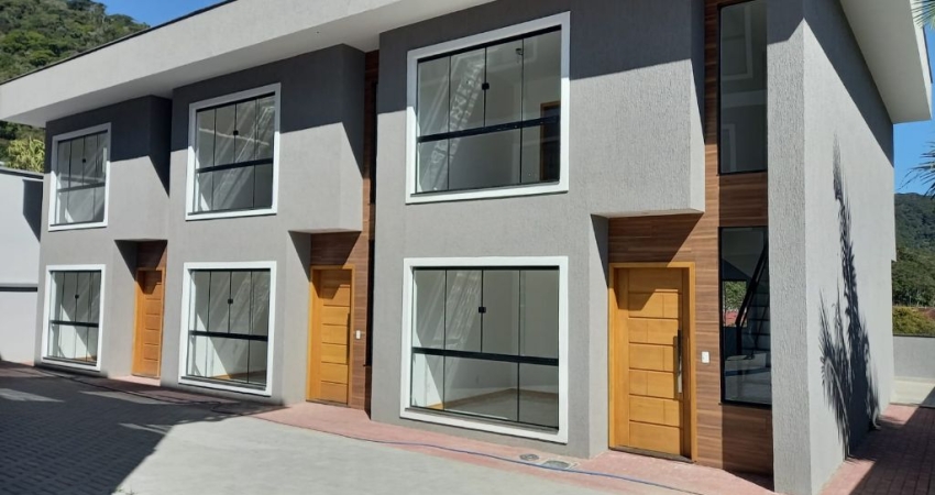 Casa Prontas - Lançamento! À PARTIR DE R$ 660.000,00, Todas 3Qtºs (2Stes), 2 Vagas, Bairro super tranquilo.