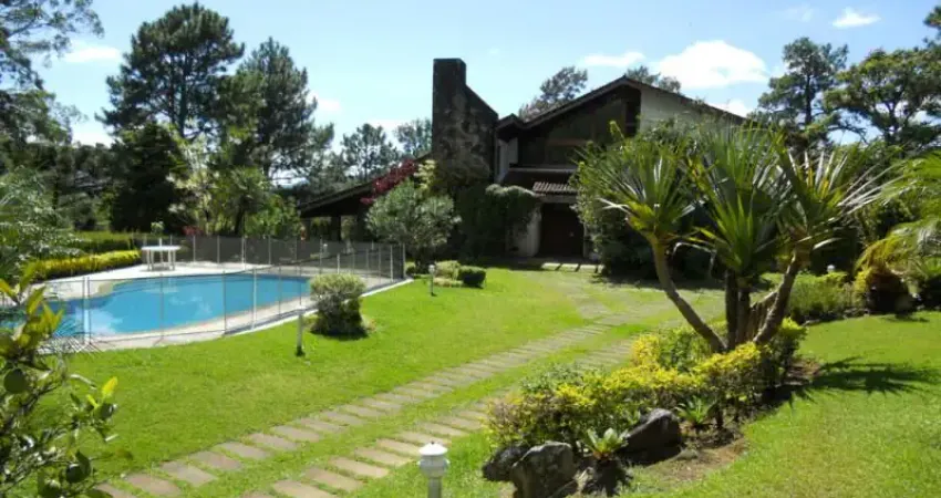 Casa 450m², 4 Suítes, Iúcas, Terreno 5.000m² c/lazer, Casa de Caseiro.