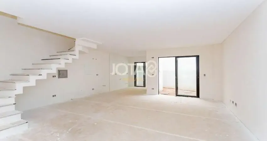 Sobrado novo em Santa Felicidade 3 quartos - J8