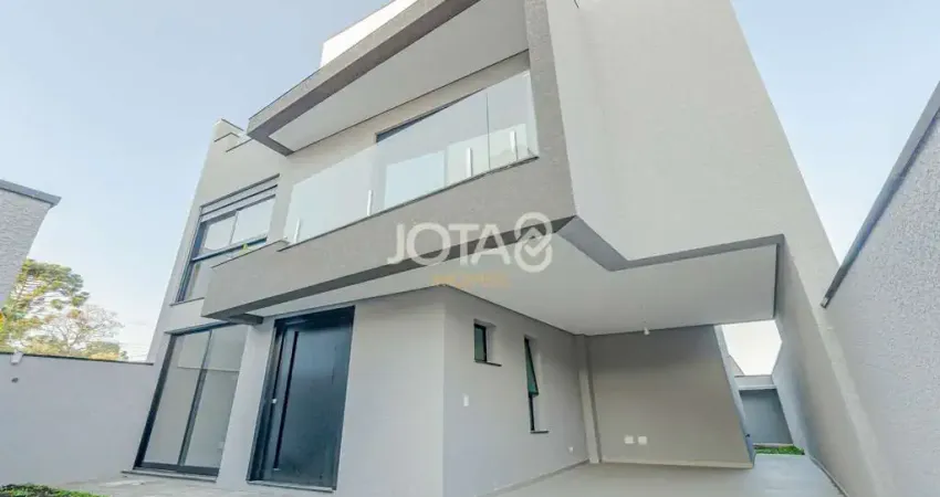 Triplex  novo alto padrão em Santa Felicidade