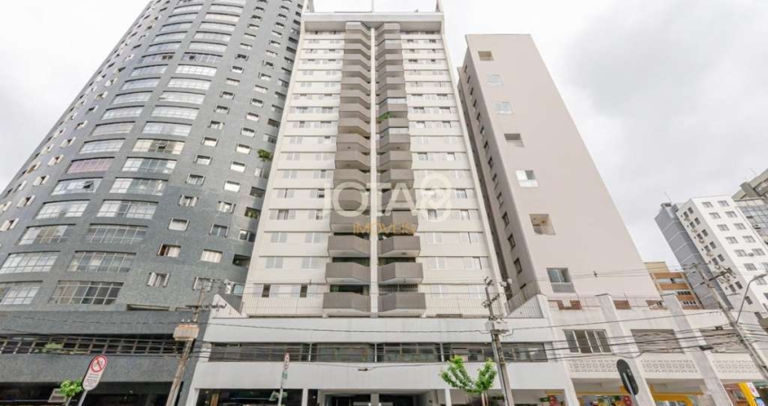 Apartamento com 4 dormitórios no Batel