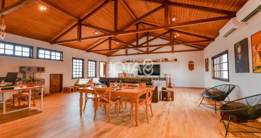 Casa com 3 quartos no Seminário para Venda - J8