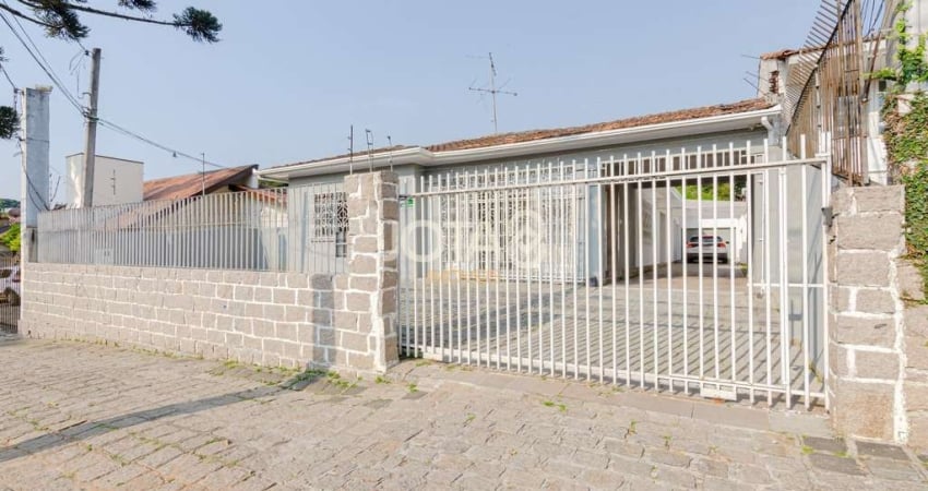 Casa comercial no Centro Cívico - J8